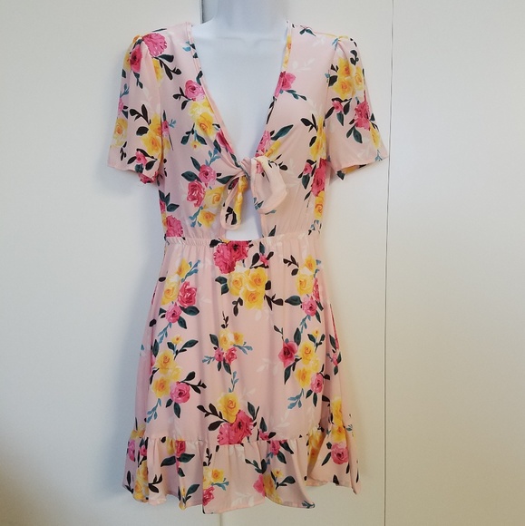 2bella Dresses & Skirts - Pink Floral Design Mini Dress